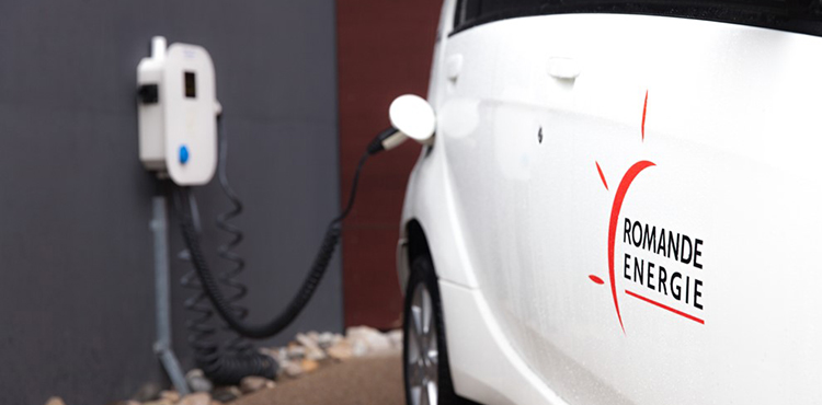 Installation borne de recharge de voiture électrique